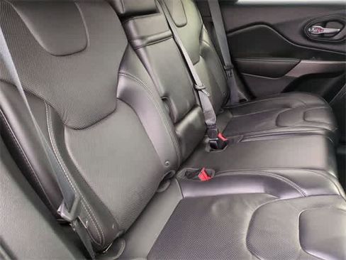 Used 2019 Jeep Cherokee Limited image 21