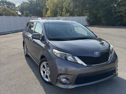 Used 2012 Toyota Sienna SE