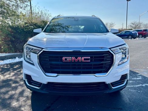 Used 2022 GMC Terrain SLE w/ Driver Convenience Package image 8