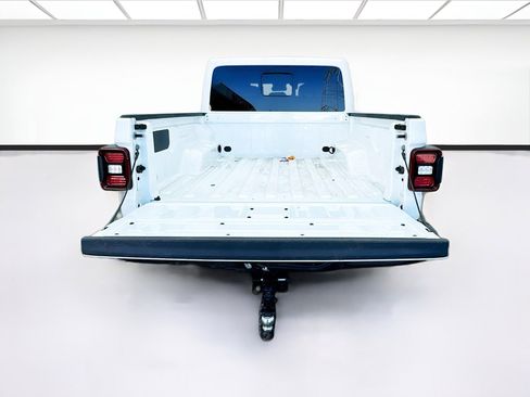Used 2025 Jeep Gladiator Rubicon image 18