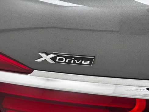 Used 2019 BMW 750i xDrive w/ Executive Package image 35