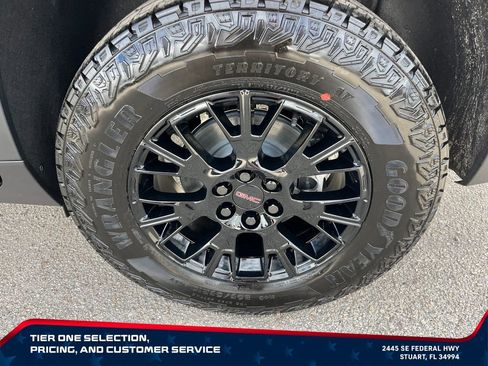 New 2026 GMC Acadia AT4 w/ Luxury Package AWD/4WD image 9