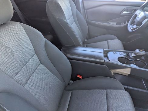 Certified 2025 Nissan Rogue SV FWD image 11