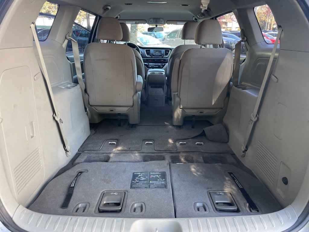 Used 2017 Kia Sedona L FWD image 24