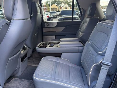 Used 2022 Lincoln Navigator Black Label AWD/4WD image 11