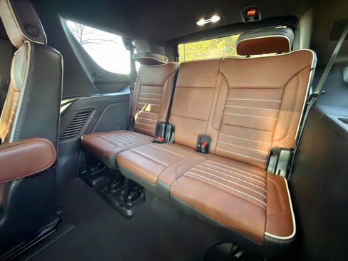 Used 2023 GMC Yukon Denali Ultimate w/ LPO, Floor Liner Package image 16