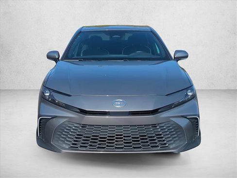 Certified 2025 Toyota Camry SE image 2