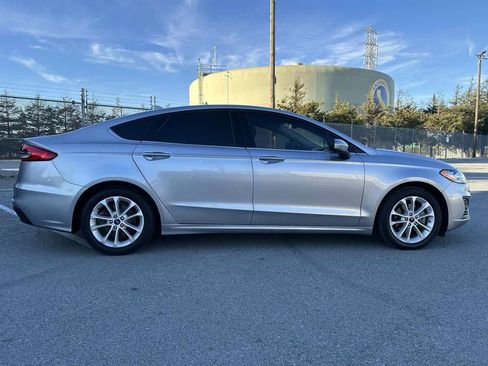 Used 2020 Ford Fusion SE image 6