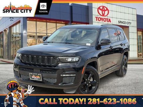 Used 2023 Jeep Grand Cherokee L Limited w/ Black Appearance Package image 1