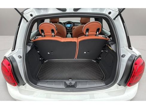 Used 2024 MINI Cooper SE w/ Signature Upholstery Package image 31