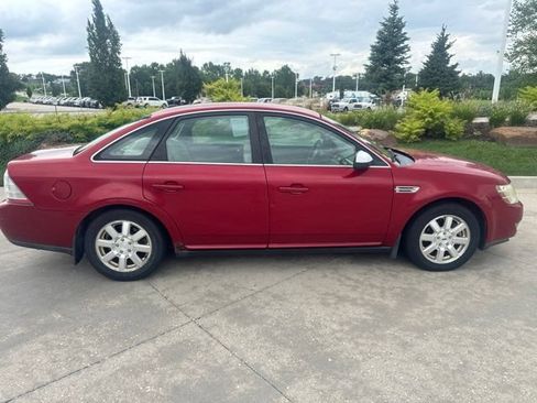 Used 2009 Ford Taurus SE FWD image 2