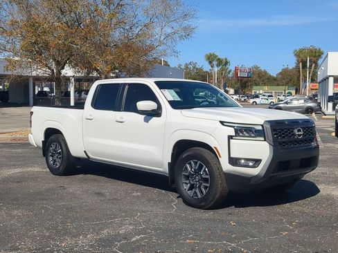 Certified 2025 Nissan Frontier SL image 2