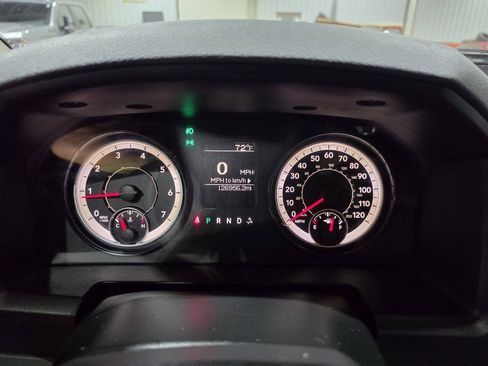 Used 2018 RAM 1500 Express AWD/4WD image 42