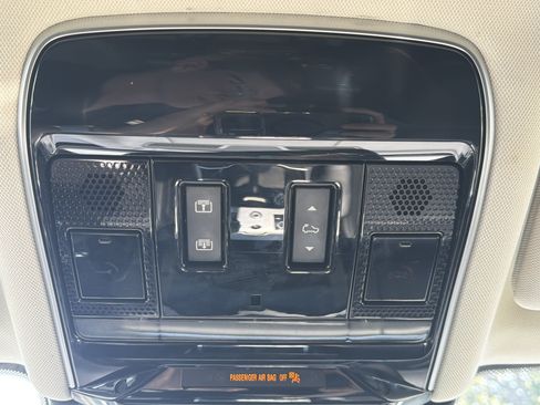 Used 2022 Land Rover Range Rover SE AWD/4WD image 42