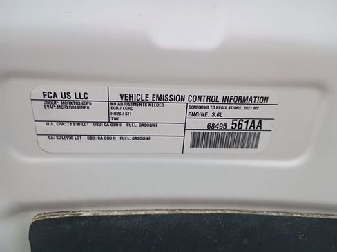 Used 2021 Chrysler Pacifica Touring-L w/ Uconnect Theater Family Group AWD/4WD image 29