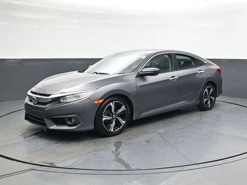 Used 2017 Honda Civic Touring image 9