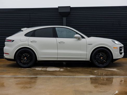 New 2026 Porsche Cayenne E-Hybrid Coupe image 8
