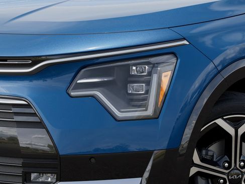 New 2026 Kia Niro SX Touring FWD image 10