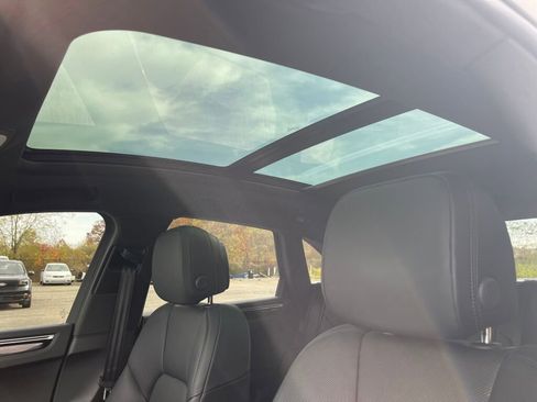 Used 2023 Porsche Macan S image 12