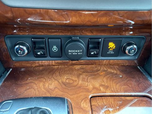 Used 2016 INFINITI QX80 4WD w/ Deluxe Technology Package image 18