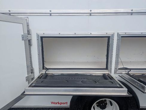 Used 2025 Ford E-450 and Econoline 450 Super Duty w/ Power Equipment Group image 6