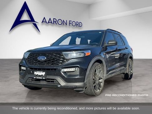 Used 2020 Ford Explorer XLT w/ Equipment Group 202A RWD image 2