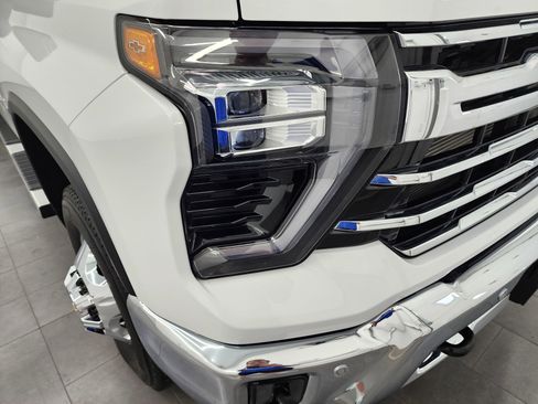 Used 2024 Chevrolet Silverado 3500 LTZ w/ LTZ Convenience Package image 26