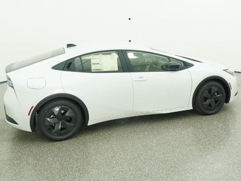 New 2026 Toyota Prius Plug-In Hybrid FWD image 43