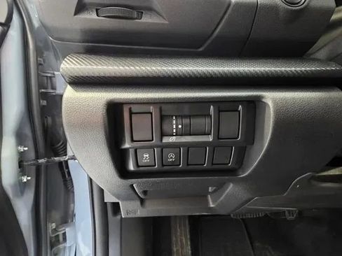 Used 2020 Subaru Crosstrek 2.0i Premium image 13