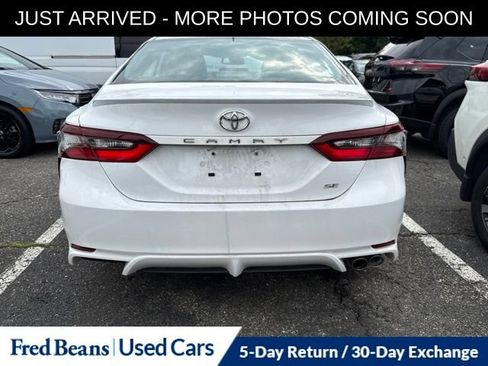 Used 2024 Toyota Camry SE w/ Cold Weather Package FWD image 7