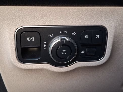 Used 2023 Mercedes-Benz GLB 250 4MATIC image 22