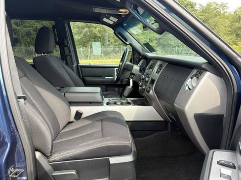 Used 2017 Ford Expedition XLT AWD/4WD image 14