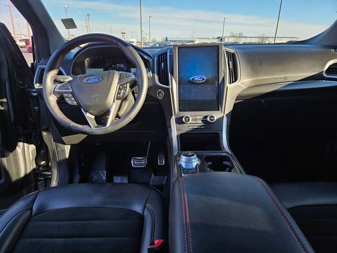 Used 2023 Ford Edge ST-Line w/ Class II Trailer Tow Package image 16