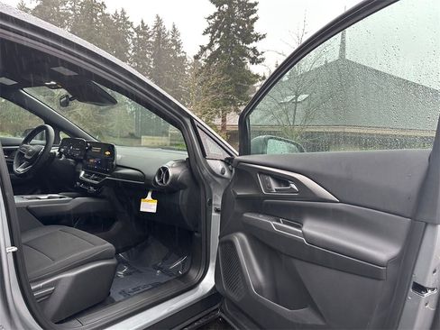 New 2026 Chevrolet Equinox EV LT image 11