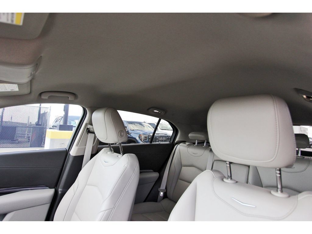Certified 2023 Cadillac XT4 Luxury FWD image 28