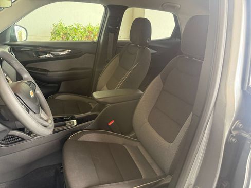 Used 2025 Chevrolet TrailBlazer LT FWD image 34