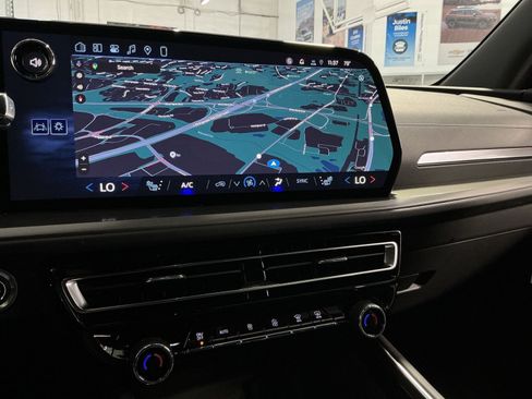 New 2026 Chevrolet Traverse LT w/ Driver Confidence Package FWD image 21