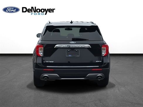Used 2021 Ford Explorer Limited w/ Equipment Group 301A image 8