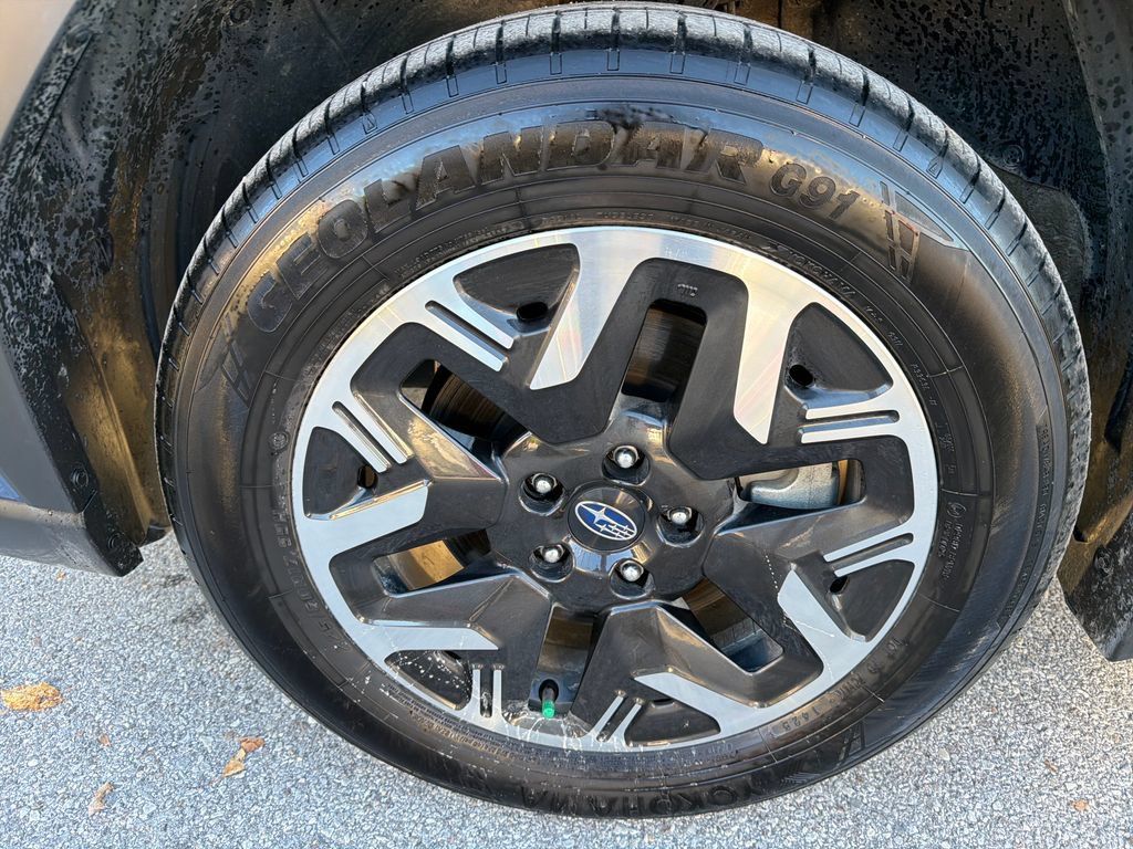 Certified 2025 Subaru Forester AWD/4WD image 9