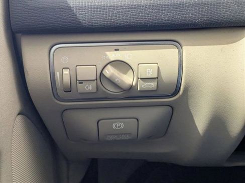 Used 2015 Volvo XC60 T5 Premier w/ Proximity Package image 14