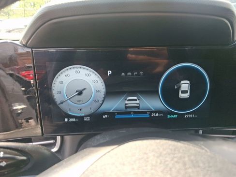 Used 2025 Hyundai Elantra SEL FWD image 22
