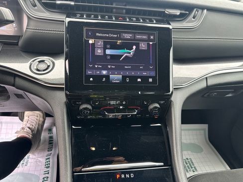 Used 2023 Jeep Grand Cherokee Altitude image 23