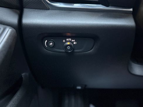 Used 2022 Chevrolet Traverse Premier image 7