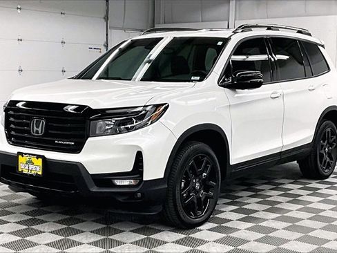 Used 2025 Honda Passport Black Edition image 10