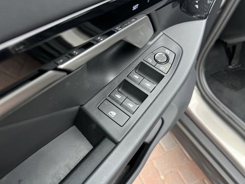 Used 2025 BMW 530i RWD image 15