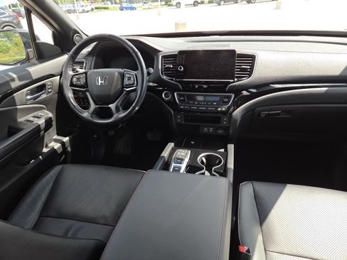 Used 2025 Honda Ridgeline Black Edition image 23