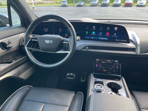 Used 2026 Cadillac Vistiq Sport w/ LPO, Floor Liner Package AWD/4WD image 29