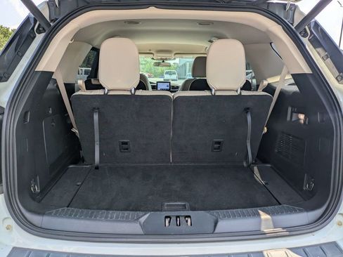 Used 2021 Ford Explorer XLT w/ Equipment Group 202A RWD image 13