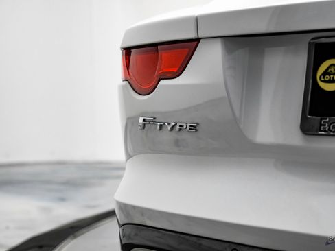 Used 2016 Jaguar F-TYPE R image 29