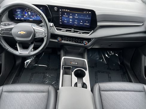 Used 2025 Chevrolet Equinox LT w/ Convenience Package II image 33